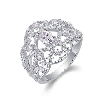 Graceful Floral Cluster Moissanite Ring - GLIMZI LOOP