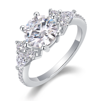 Graceful Floral Halo Moissanite Ring - GLIMZI LOOP